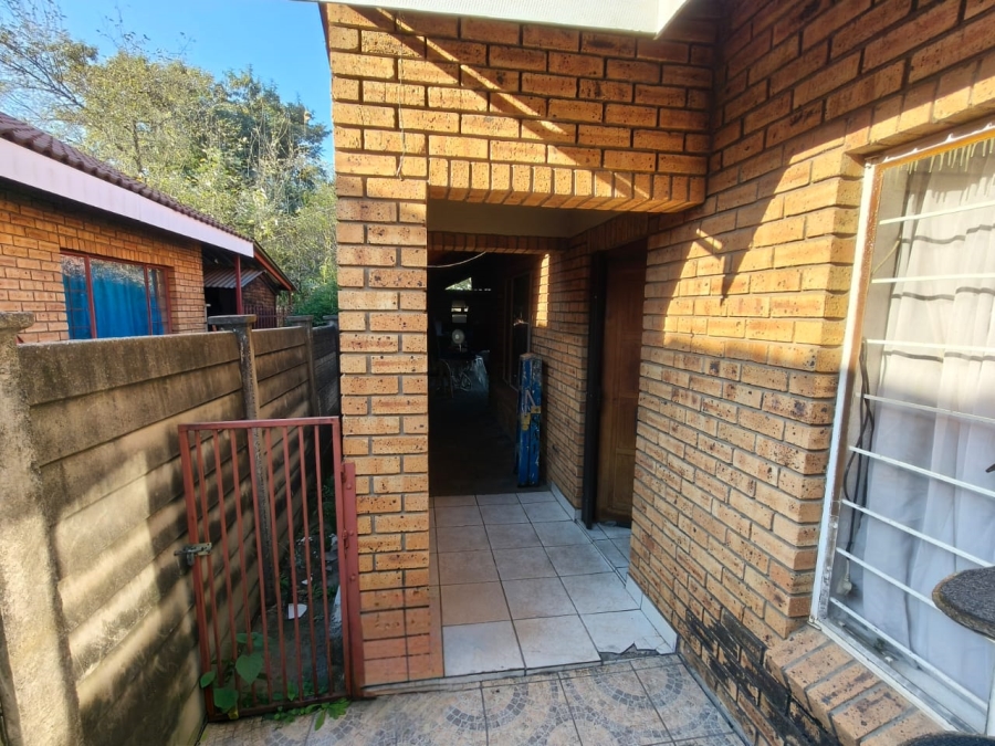 4 Bedroom Property for Sale in Oos Einde North West